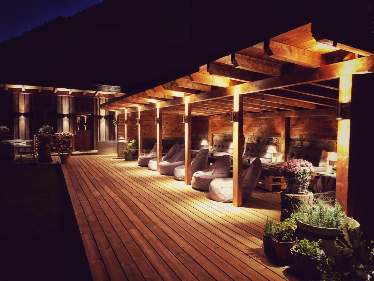 Family B&B Le Vieux Chalet Шато-д'О Екстериор снимка