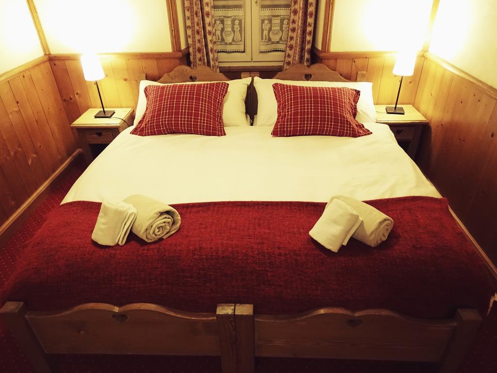 Family B&B Le Vieux Chalet Шато-д'О Стая снимка