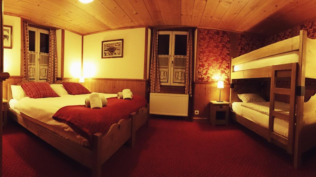 Family B&B Le Vieux Chalet Шато-д'О Стая снимка