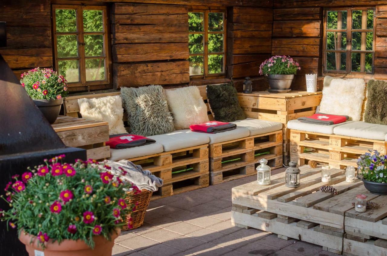 Family B&B Le Vieux Chalet Шато-д'О Екстериор снимка