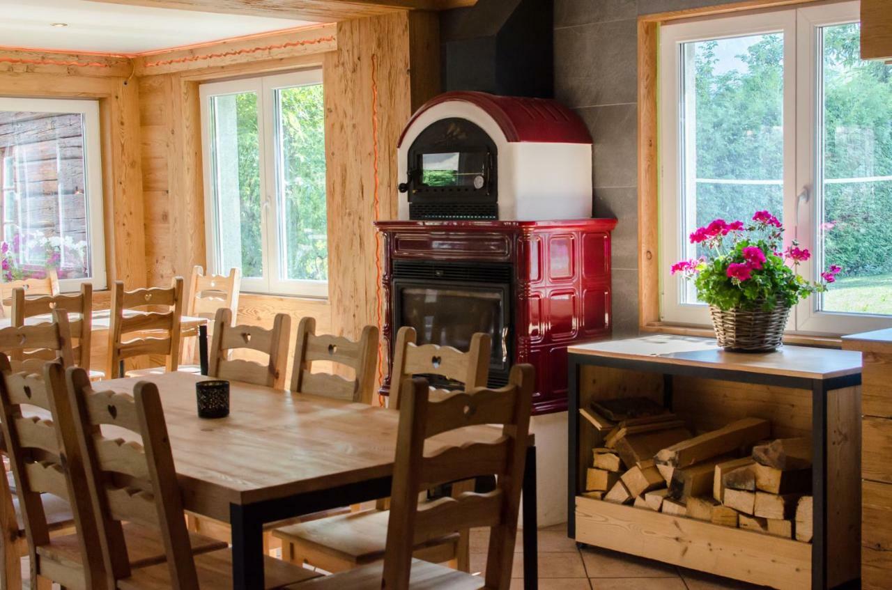 Family B&B Le Vieux Chalet Шато-д'О Екстериор снимка